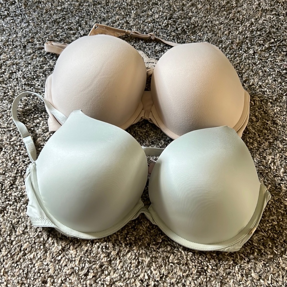 Lot of 2 34DD Victoria’s Secret Bras